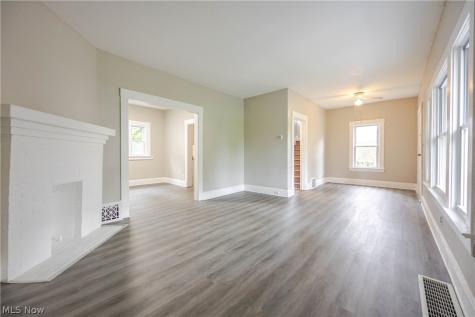 10828 Orville Avenue Cleveland OH 44106