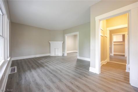 10828 Orville Avenue Cleveland OH 44106