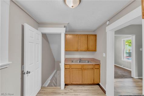 1325 Curtis Street Akron OH 44301