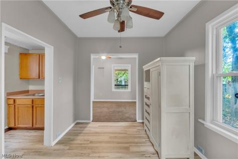 1325 Curtis Street Akron OH 44301