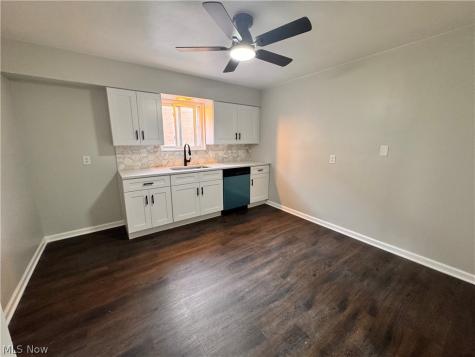 2907 Snow Road Parma OH 44134