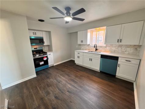 2907 Snow Road Parma OH 44134