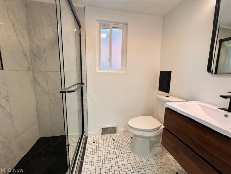 2907 Snow Road Parma OH 44134