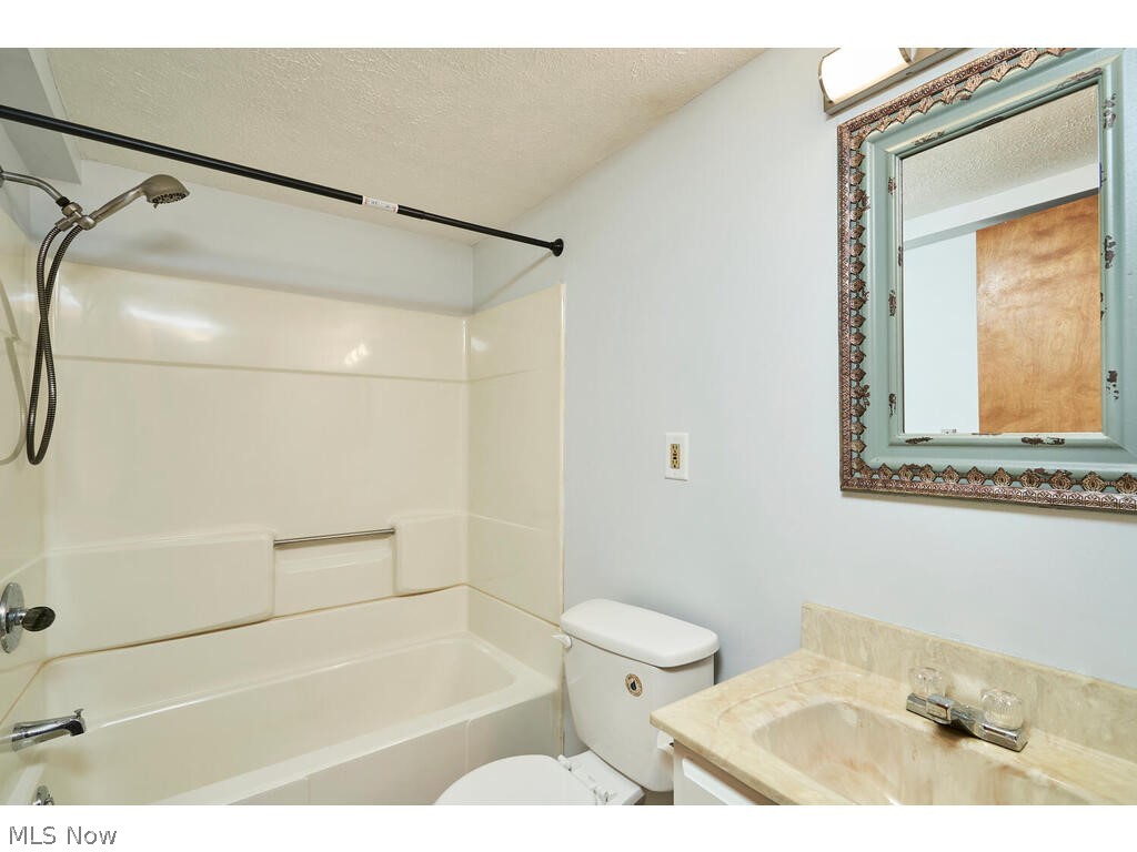 2460 Wrens Drive S Stow OH 44224