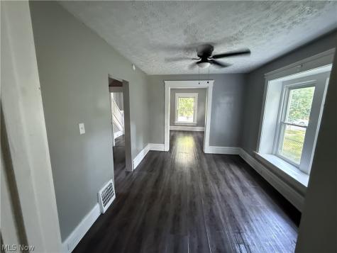 958 Haynes Akron OH 44307