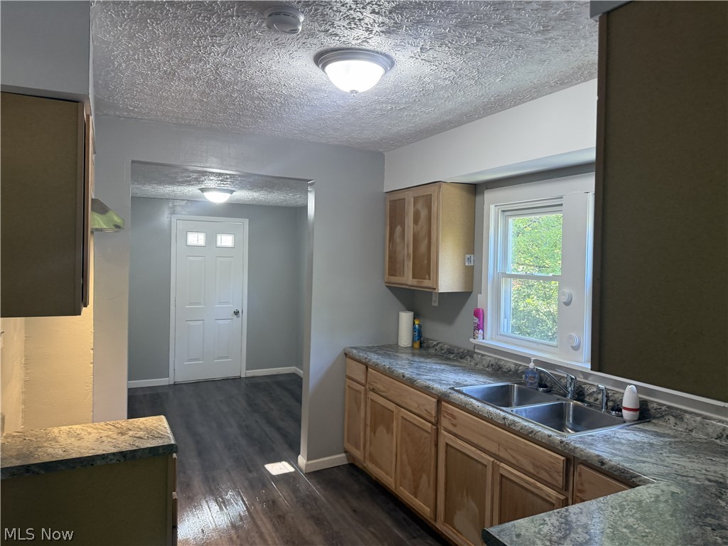 958 Haynes Akron OH 44307