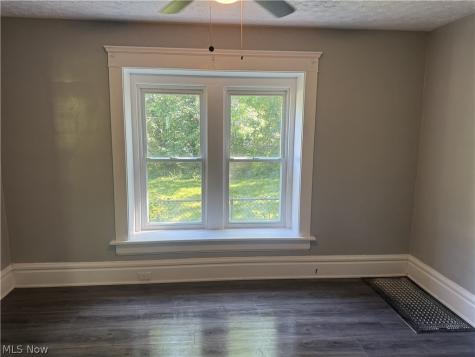 958 Haynes Akron OH 44307