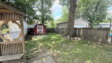 592 Lindell Street Akron OH 44305