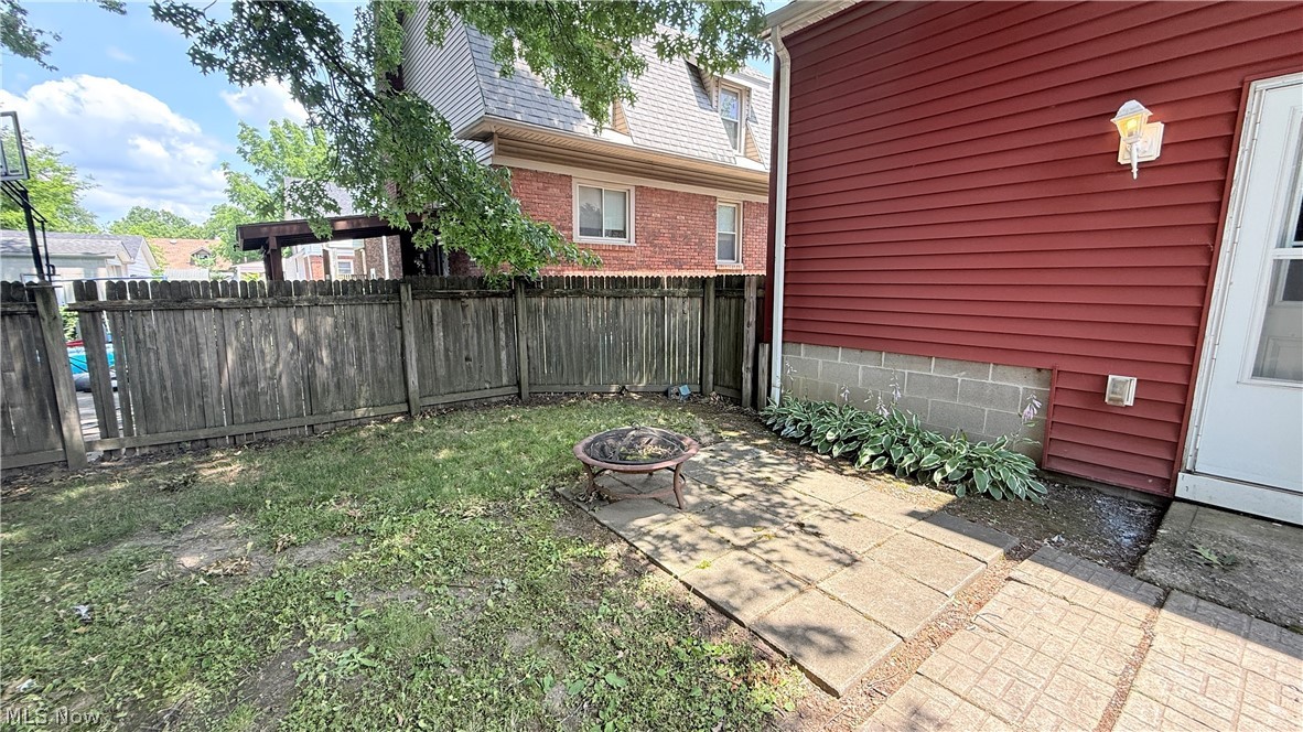 592 Lindell Street Akron OH 44305