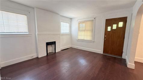 592 Lindell Street Akron OH 44305