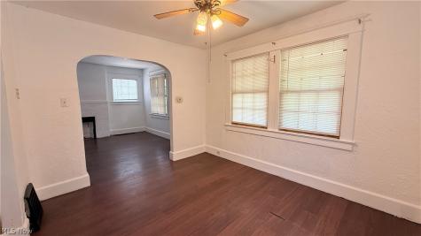 592 Lindell Street Akron OH 44305
