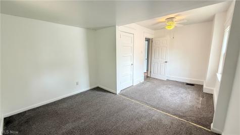 592 Lindell Street Akron OH 44305