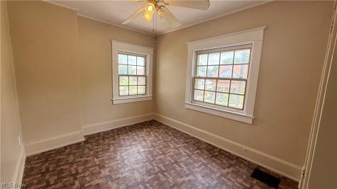 592 Lindell Street Akron OH 44305