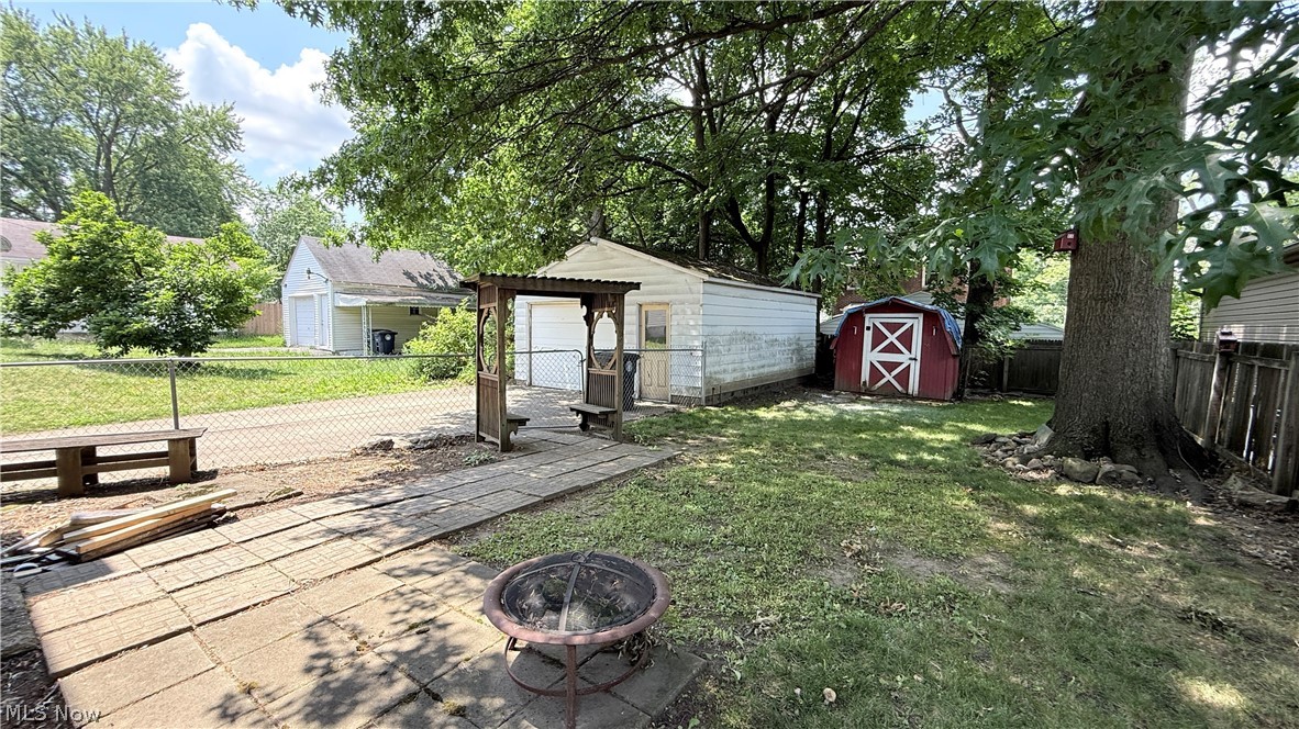 592 Lindell Street Akron OH 44305