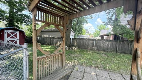 592 Lindell Street Akron OH 44305