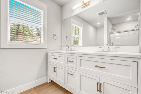 5081 Case Avenue Lyndhurst OH 44124
