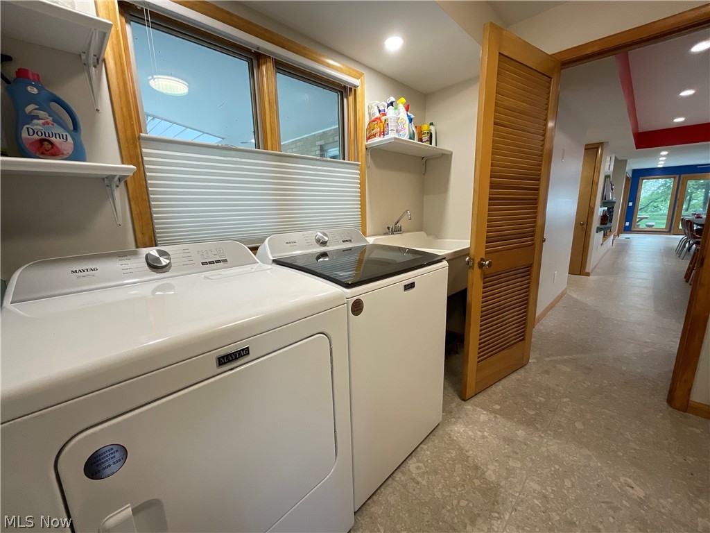 31 Minnewawa Drive Timberlake OH 44095
