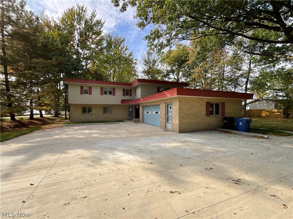 31 Minnewawa Drive Timberlake OH 44095