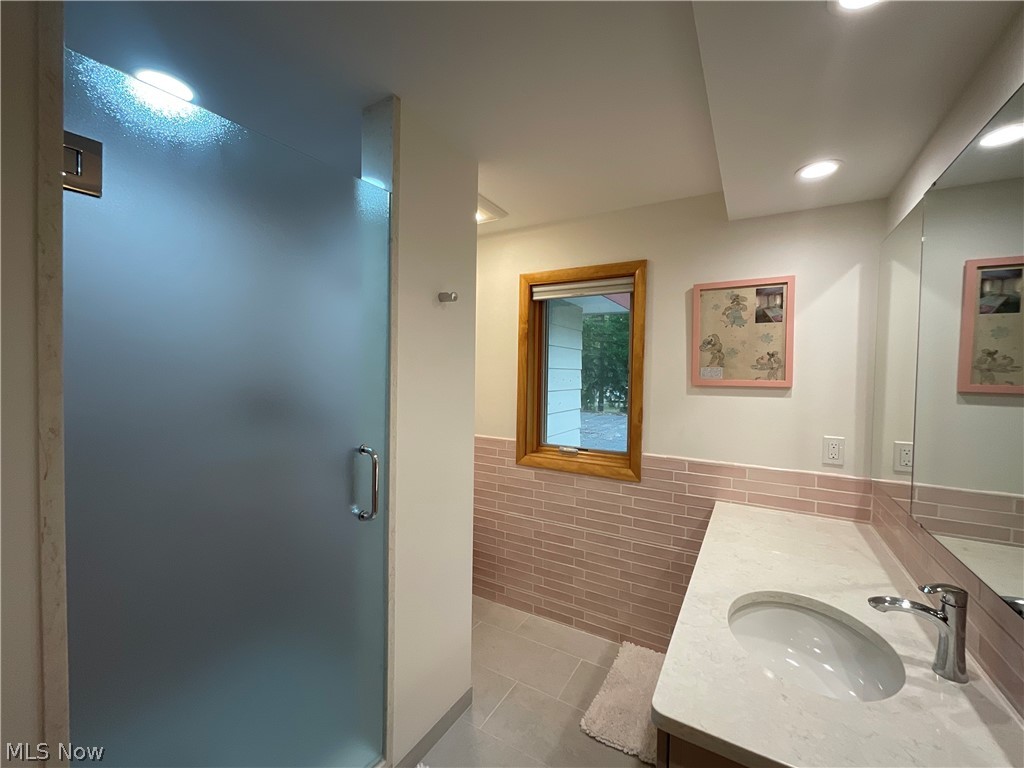 31 Minnewawa Drive Timberlake OH 44095