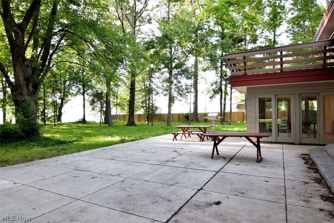 31 Minnewawa Drive Timberlake OH 44095
