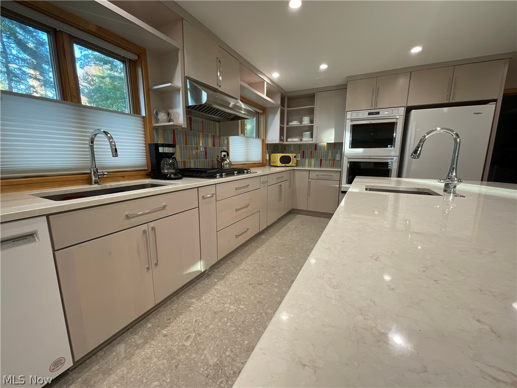 31 Minnewawa Drive Timberlake OH 44095