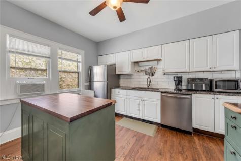2287 Ogontz Avenue Lakewood OH 44107
