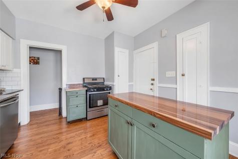 2287 Ogontz Avenue Lakewood OH 44107