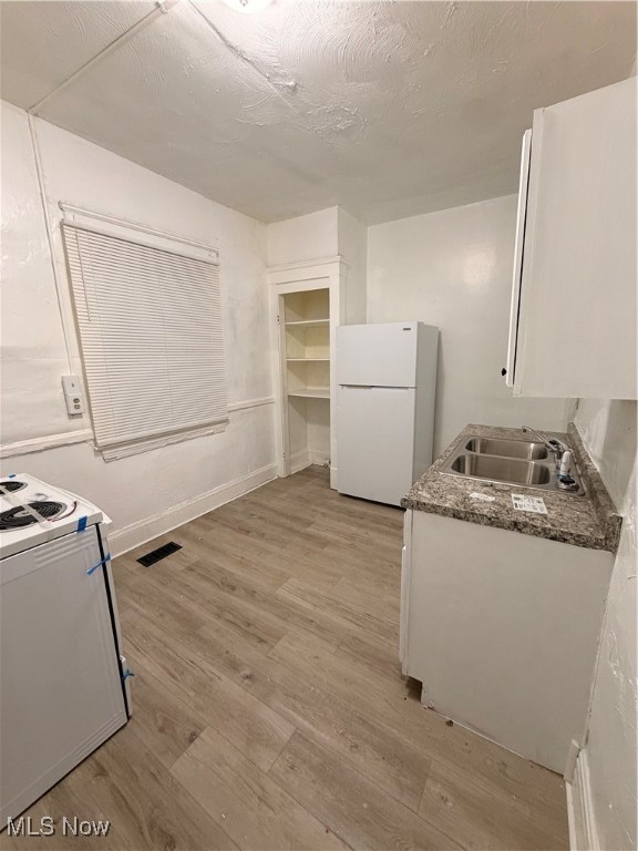 10512 Greenlawn Avenue Cleveland OH 44108