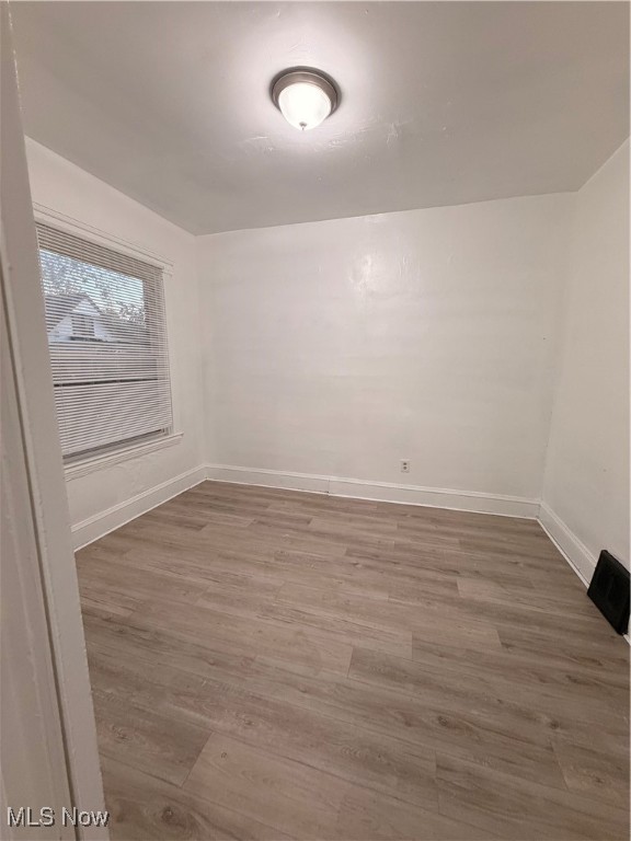 10512 Greenlawn Avenue Cleveland OH 44108