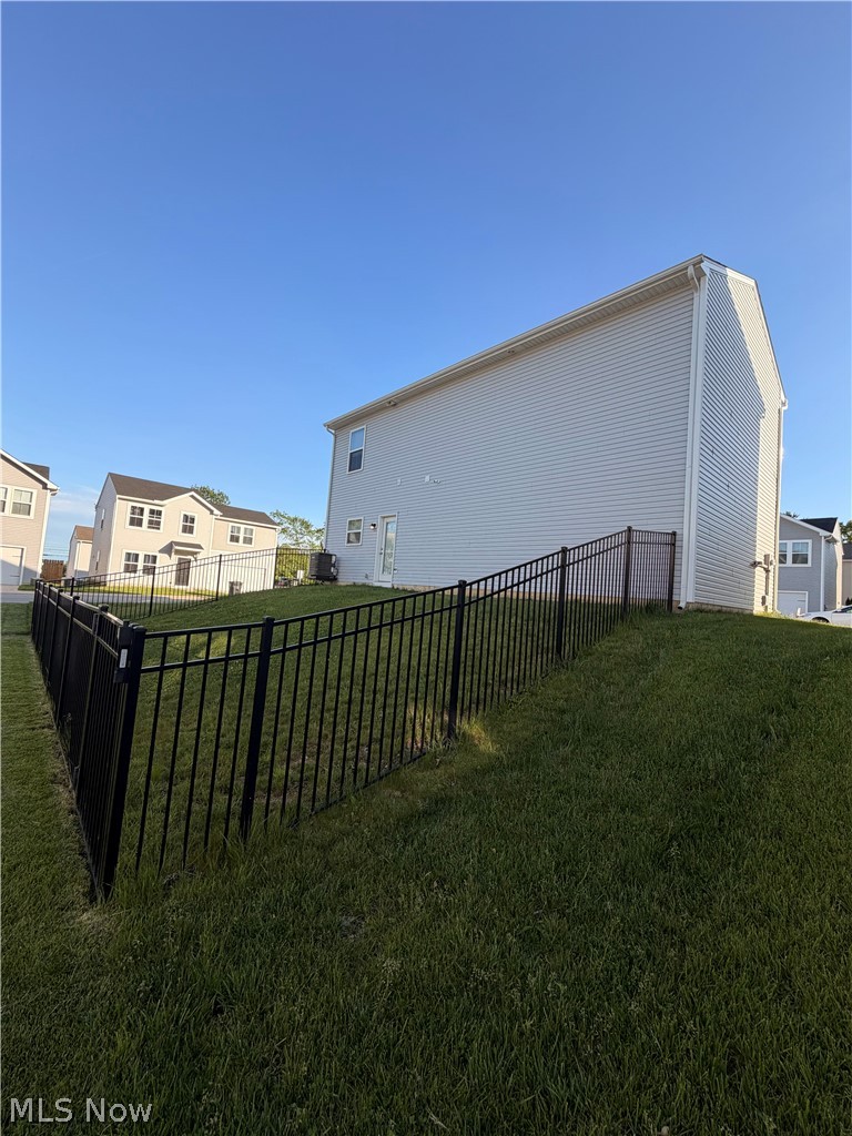 677 Crossings Lane Akron OH 44320