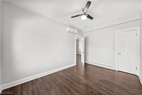 1385 Cranford Avenue Lakewood OH 44107