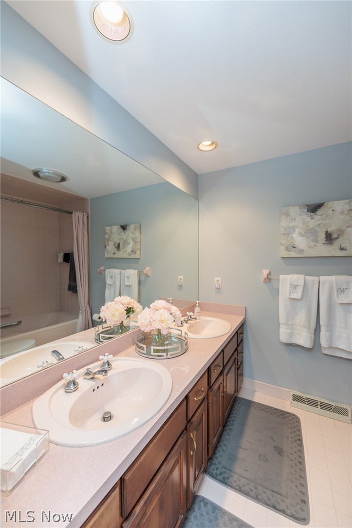 30 Cableknoll Lane Moreland Hills OH 44022