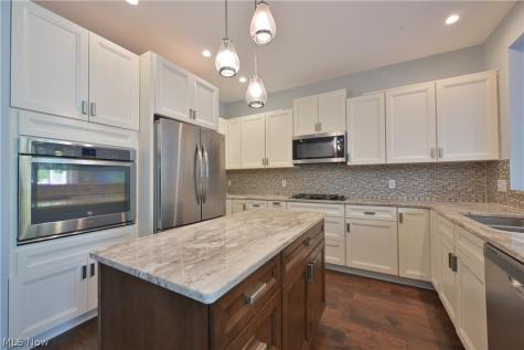 29465 Hummingbird Circle Westlake OH 44145