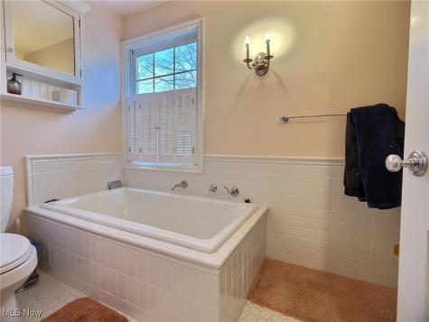 14575 Shaker Boulevard Shaker Heights OH 44120