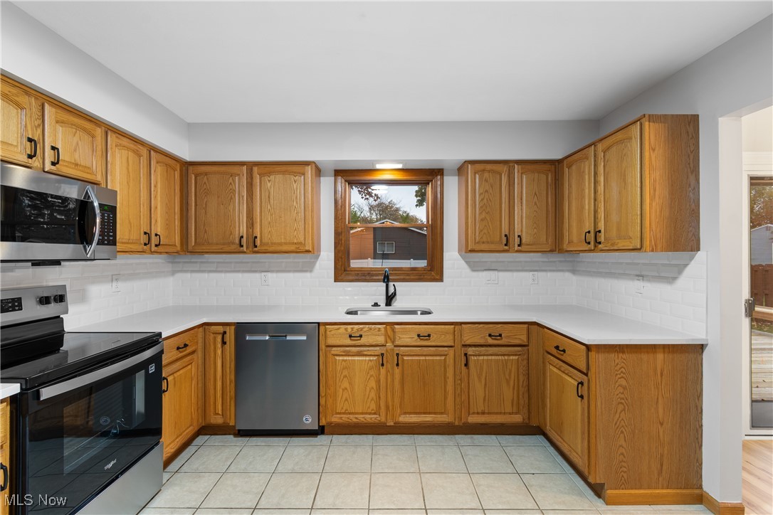 16982 Bob White Circle Strongsville OH 44136