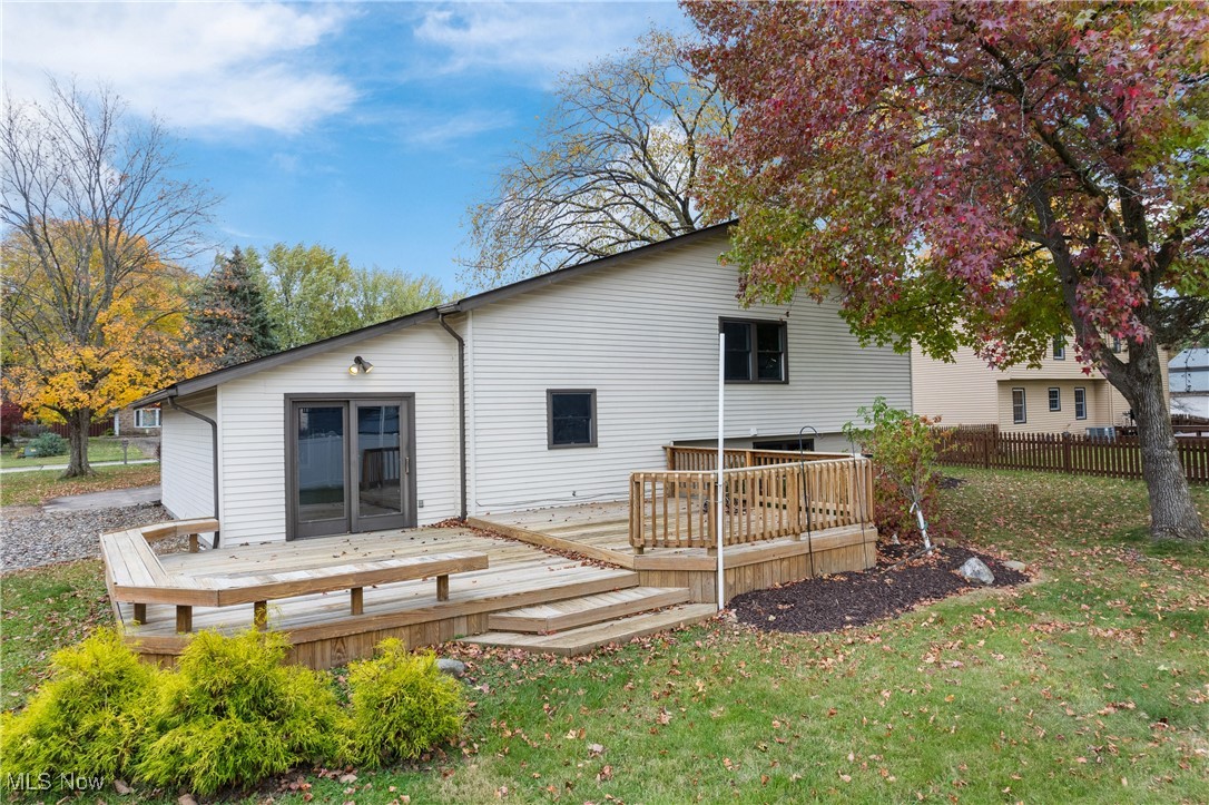 16982 Bob White Circle Strongsville OH 44136