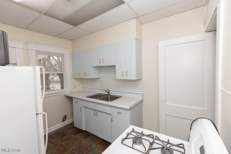 1598 Alameda Avenue Lakewood OH 44107