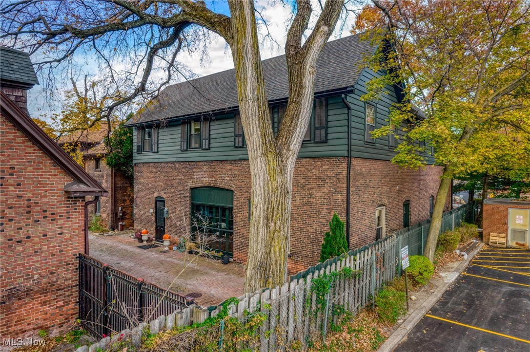 4 Herrick Mews Cleveland Heights OH 44106