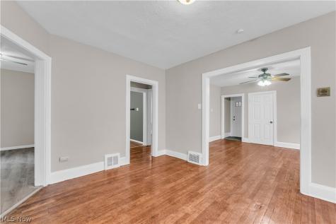 3519 W 100th Street Cleveland OH 44111