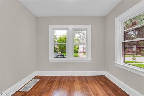 3519 W 100th Street Cleveland OH 44111