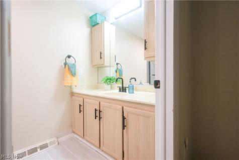 3160 Bay Landing Drive Westlake OH 44145
