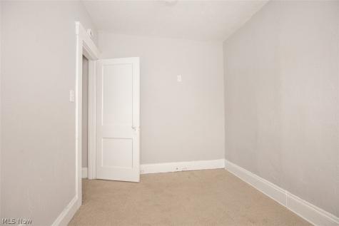 4953 E 106th Street Garfield Heights OH 44125