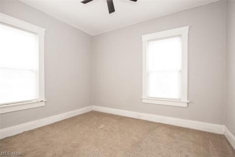 4953 E 106th Street Garfield Heights OH 44125