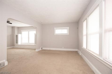 4953 E 106th Street Garfield Heights OH 44125