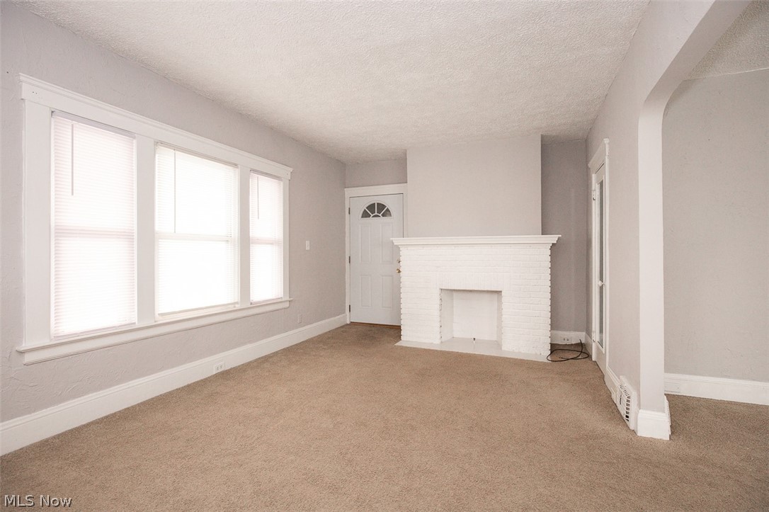 4953 E 106th Street Garfield Heights OH 44125