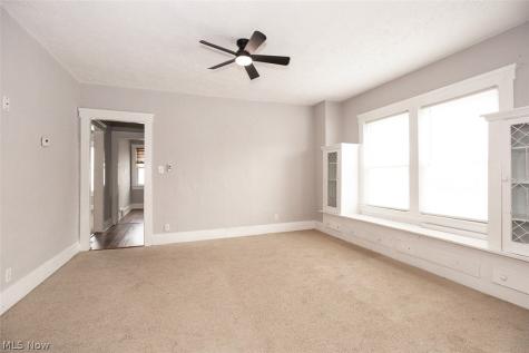 4953 E 106th Street Garfield Heights OH 44125