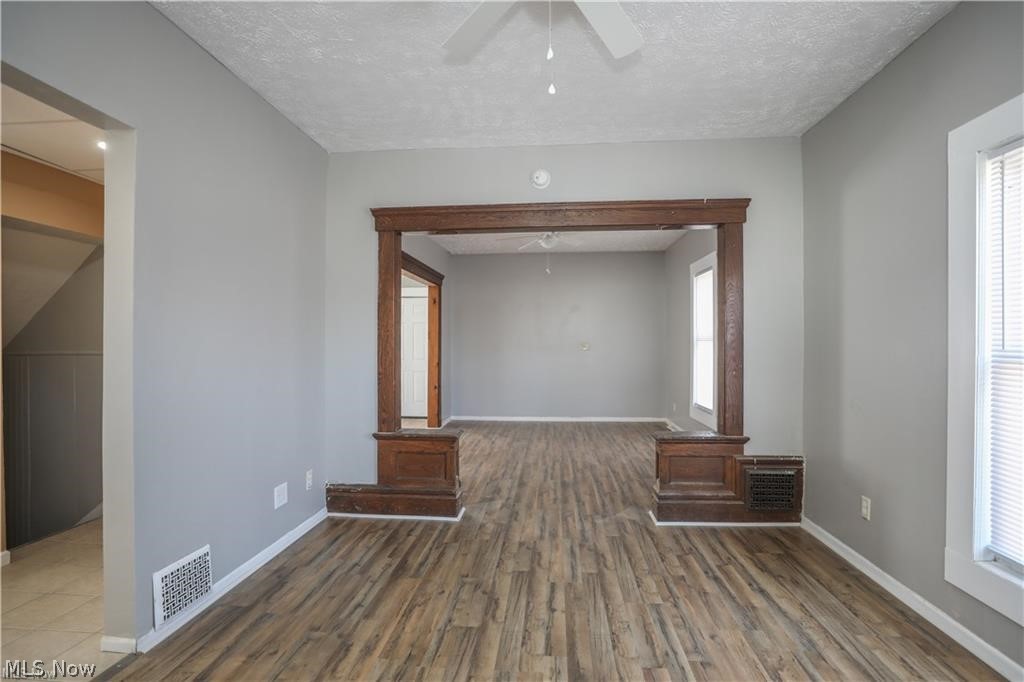 559 E Exchange E Akron OH 44306