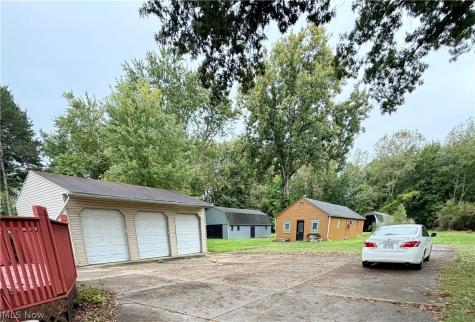 6956 Columbia Road Olmsted Twp OH 44138