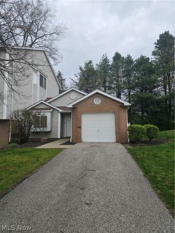 355 Village Pointe Drive Akron OH 44313