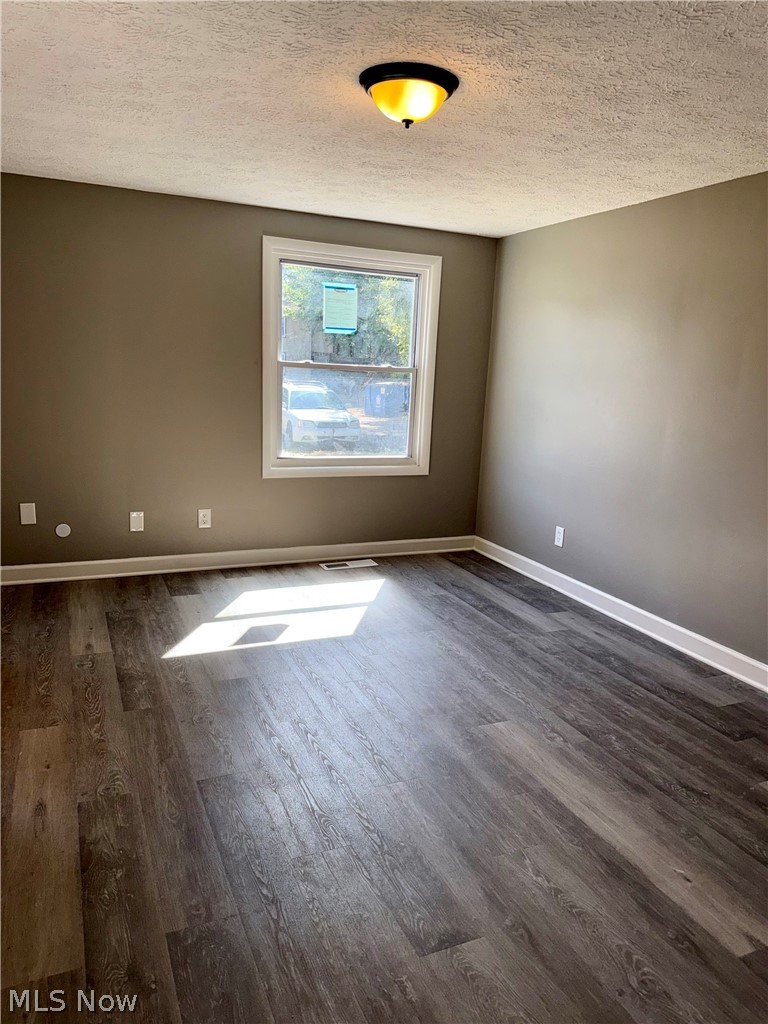 344 Oak Manor Avenue NE Massillon OH 44646